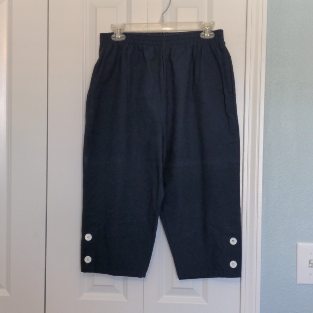 Keneth Too!  Navy Capris
